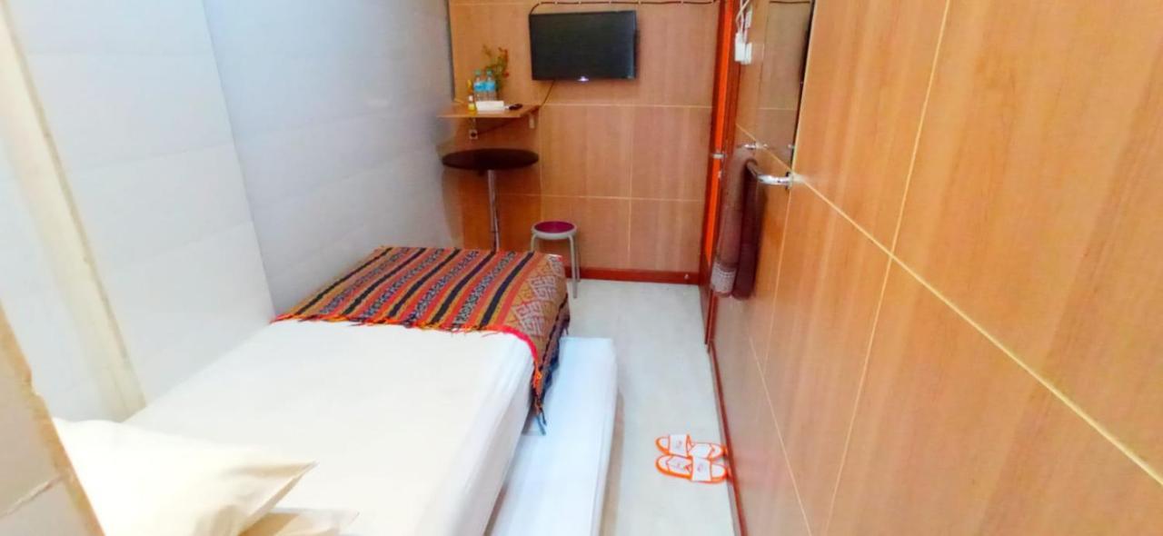 The Cabin Hotel Gandekan Yogyakarta Exterior photo