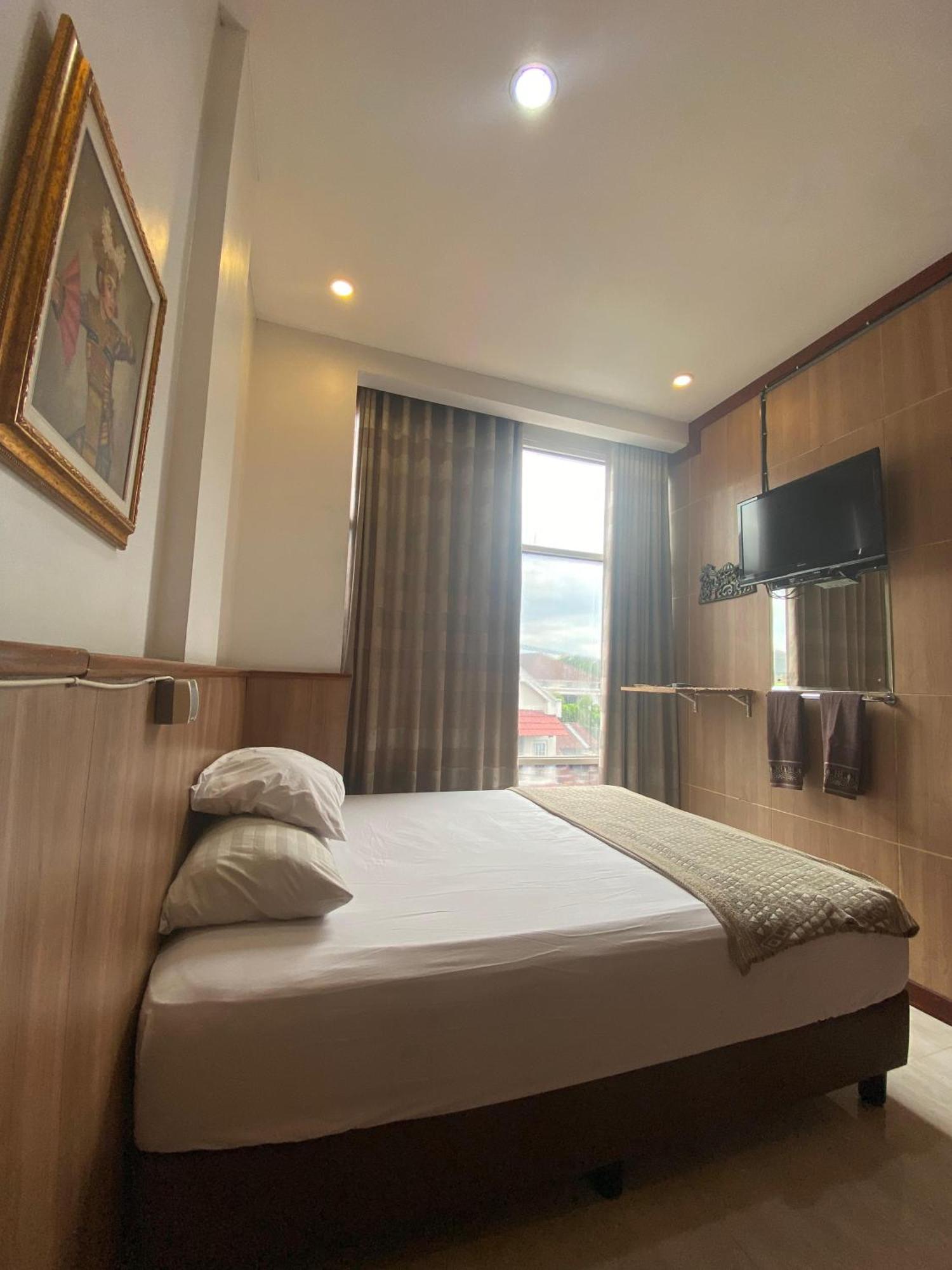 The Cabin Hotel Gandekan Yogyakarta Exterior photo