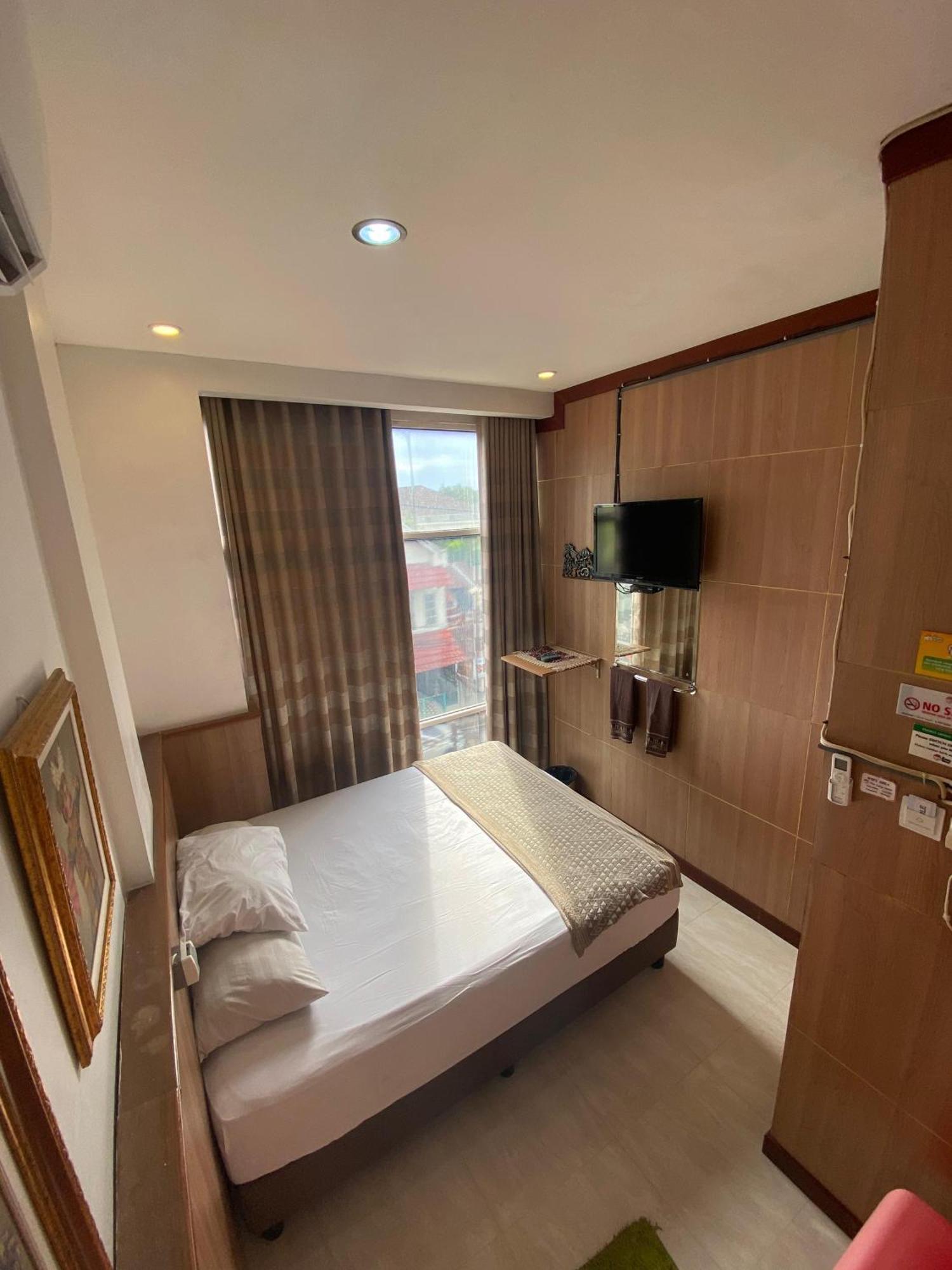 The Cabin Hotel Gandekan Yogyakarta Exterior photo