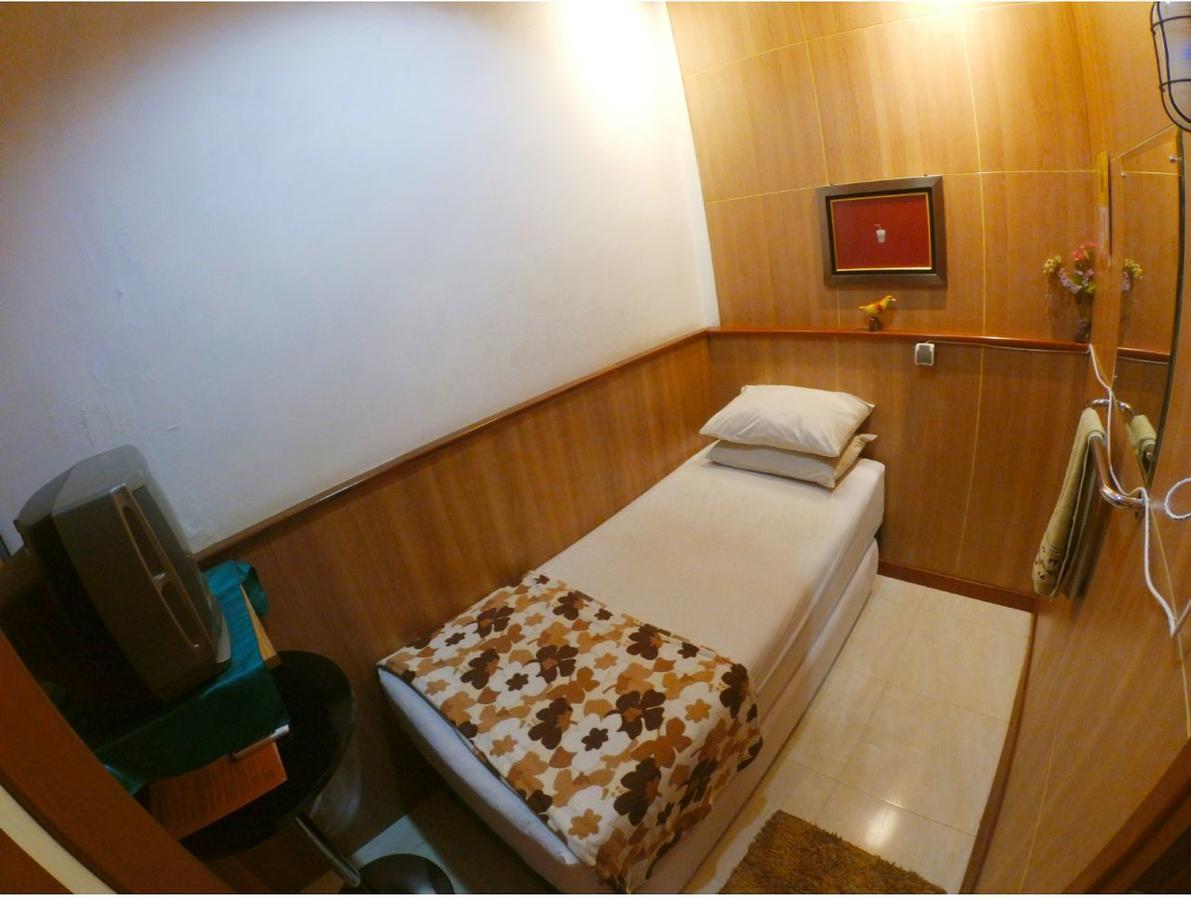 The Cabin Hotel Gandekan Yogyakarta Exterior photo