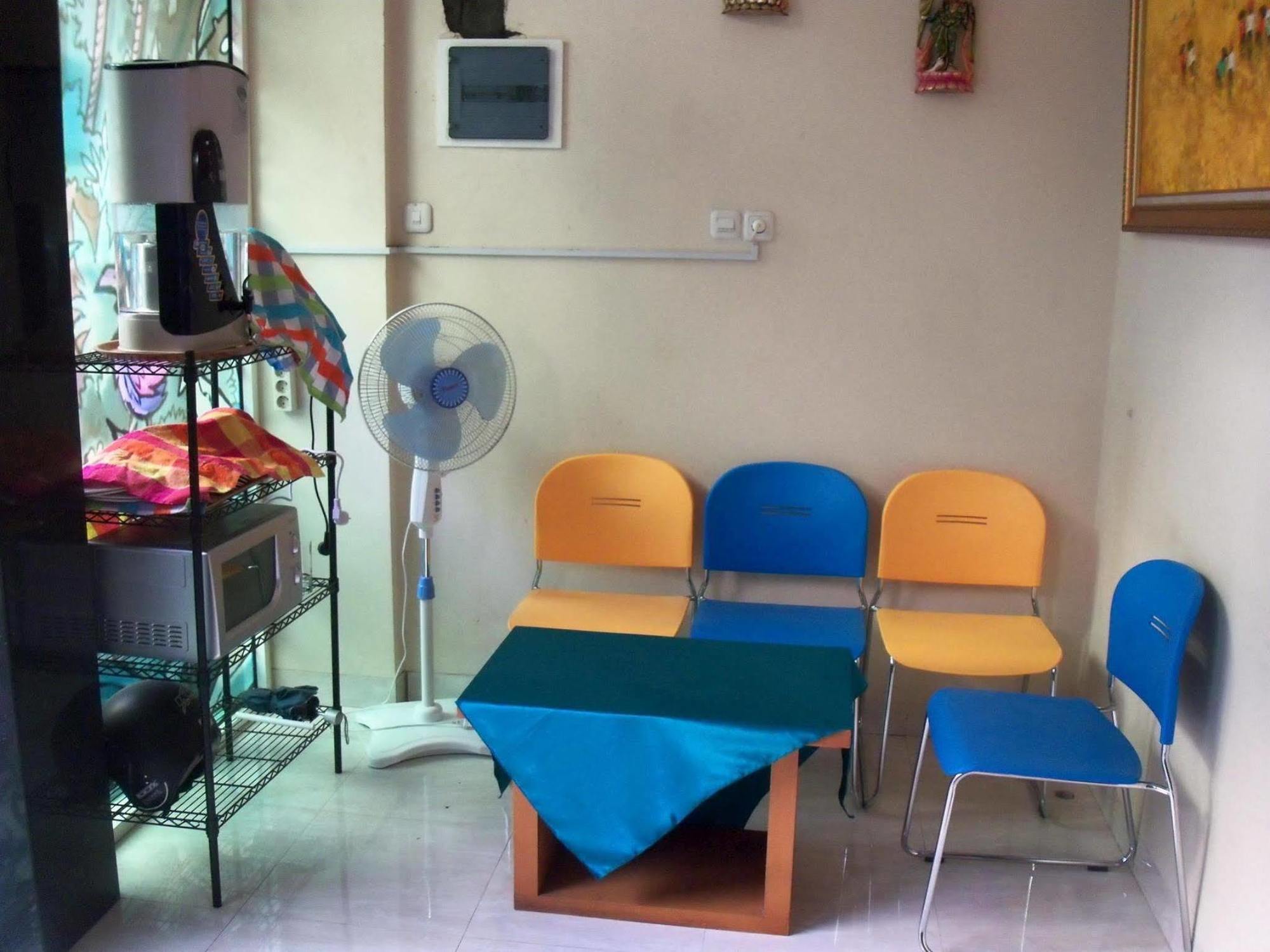 The Cabin Hotel Gandekan Yogyakarta Exterior photo