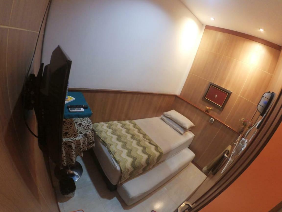 The Cabin Hotel Gandekan Yogyakarta Exterior photo